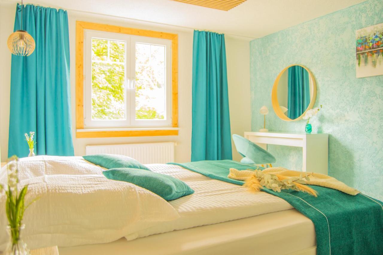 Wellnessoase Mitten In Der Wasserfallstadt Triberg Triberg im Schwarzwald Екстериор снимка