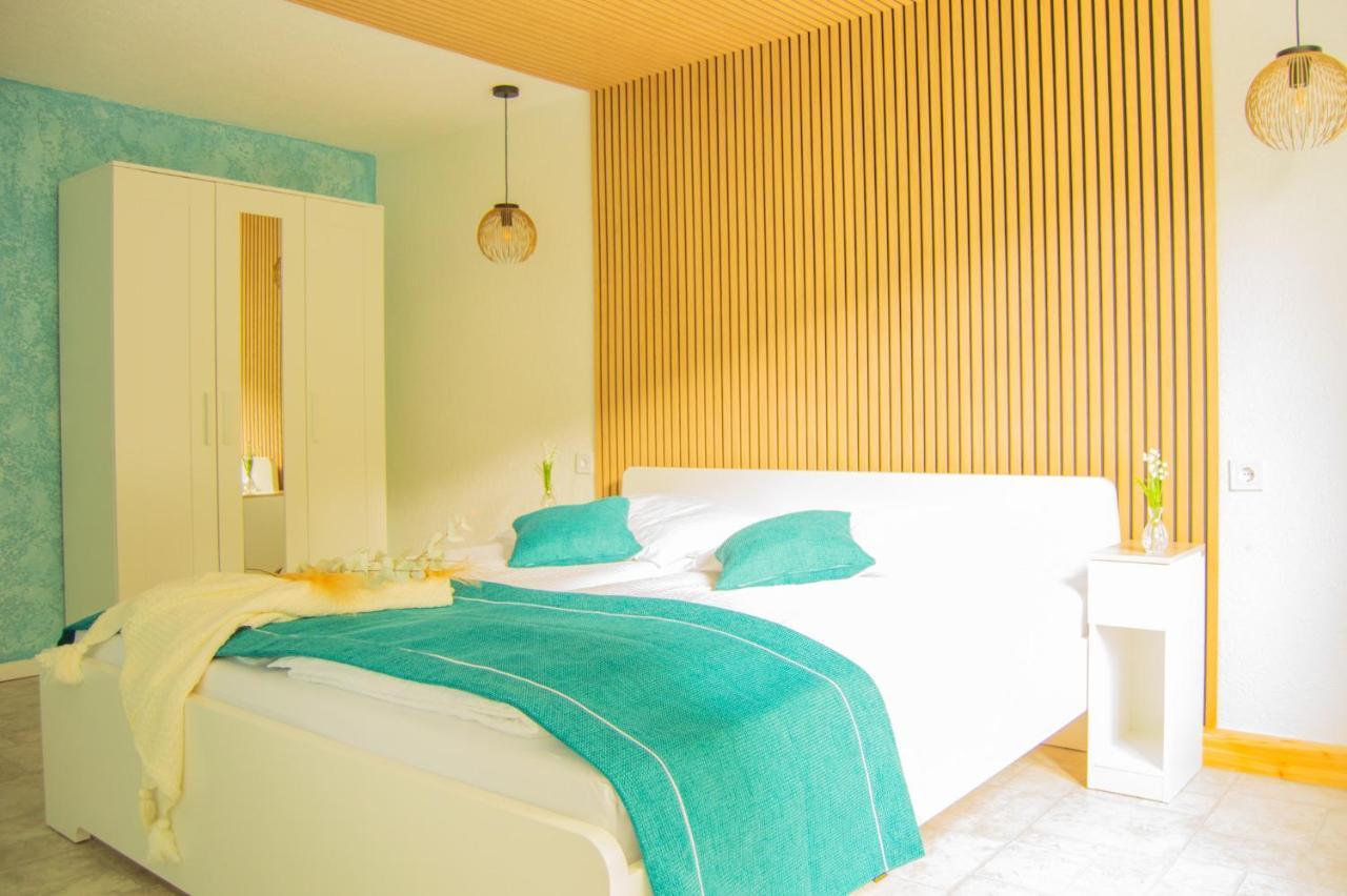 Wellnessoase Mitten In Der Wasserfallstadt Triberg Triberg im Schwarzwald Екстериор снимка
