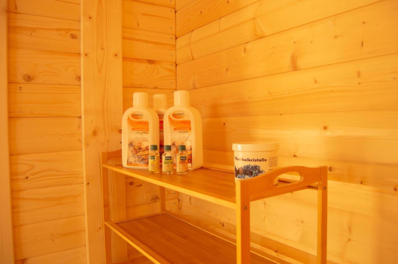 Wellnessoase Mitten In Der Wasserfallstadt Triberg Triberg im Schwarzwald Екстериор снимка