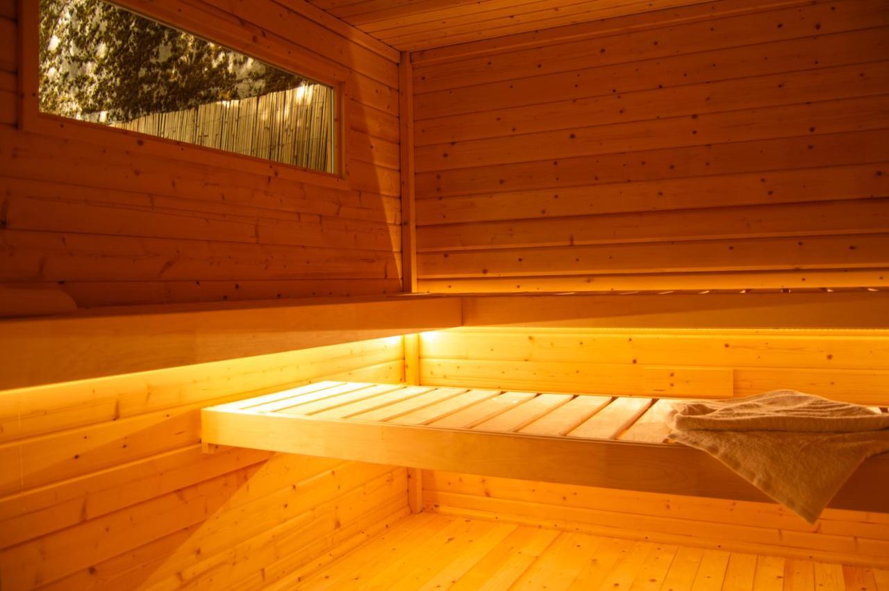 Wellnessoase Mitten In Der Wasserfallstadt Triberg Triberg im Schwarzwald Екстериор снимка